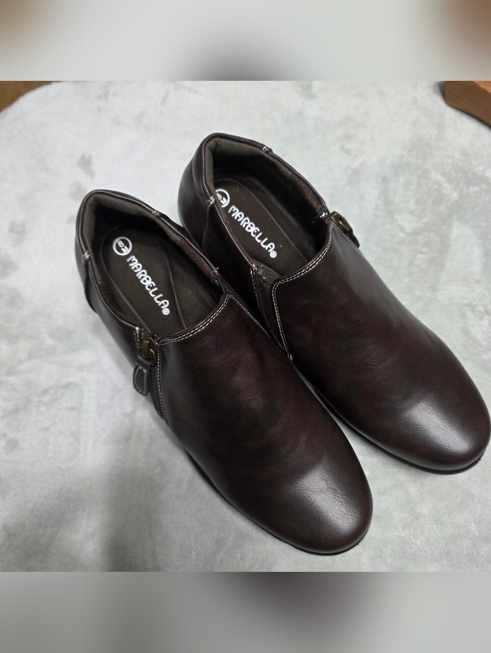 Marbella Classic Women's Brown Leather Slip-On Side Zipper Ankle Shoe/Boot. Sz-8